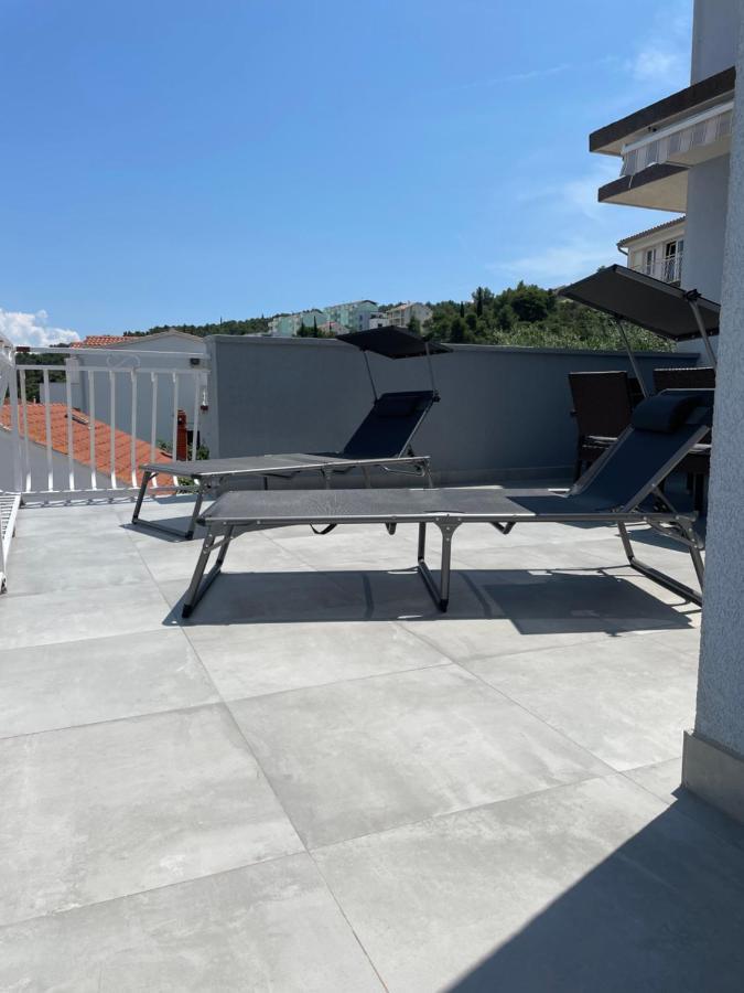 Apartment Roko Трогир Екстериор снимка