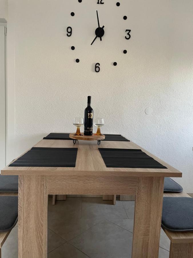Apartment Roko Трогир Екстериор снимка